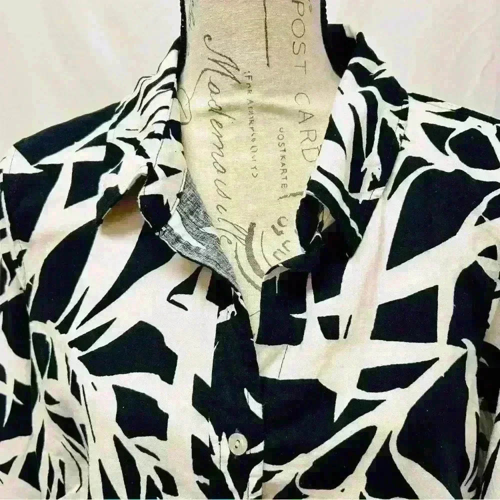 Rachel Zoe Long Sleeve Relaxed Fit Button Down Collar Shirt Black and White - Picture 4 of 10